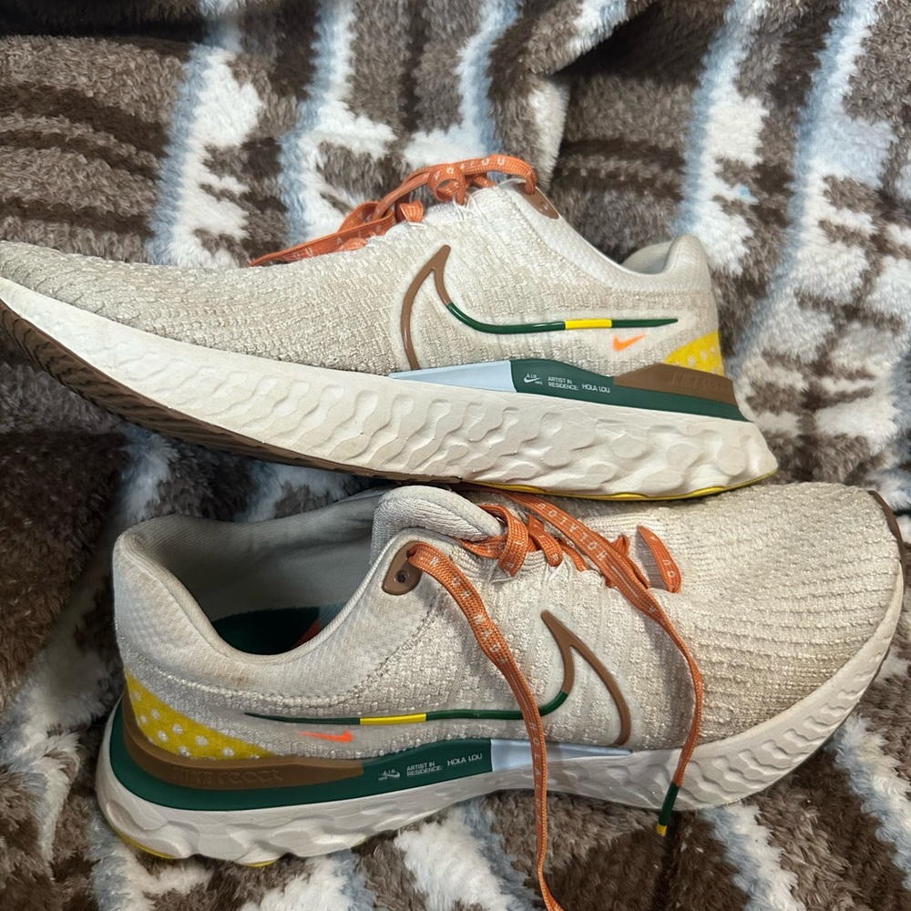 Nike Infinity Run Air Hola Lou  men’s size 11.5